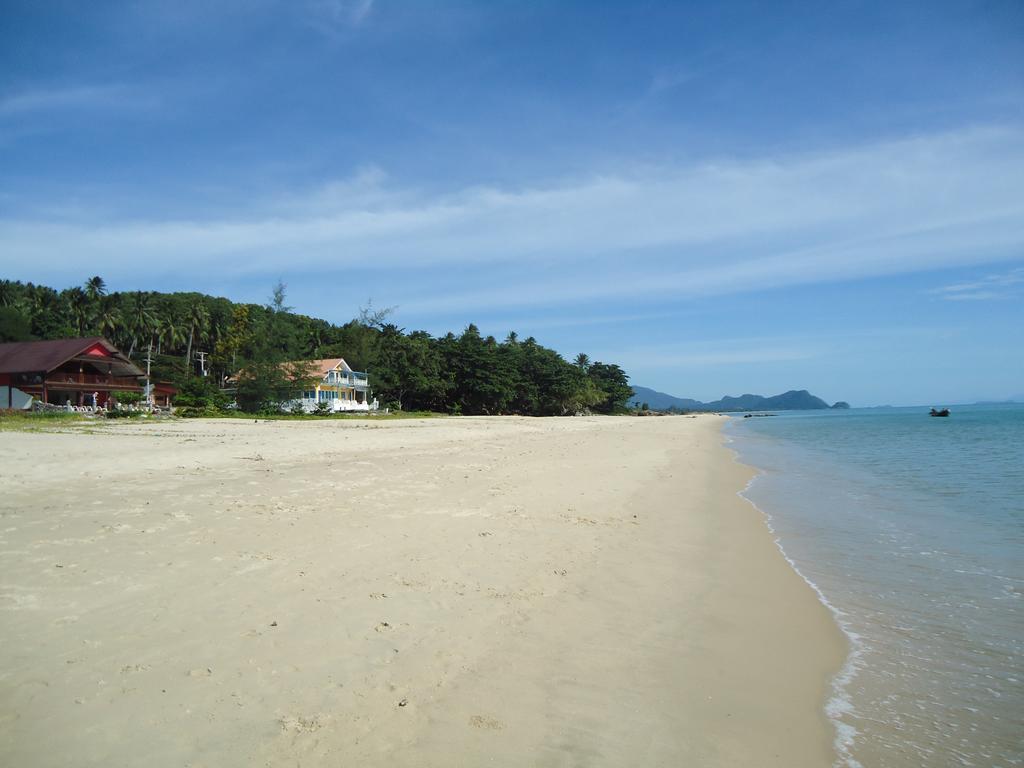 Sea Breeze House, Naiplao Beach Khanom Bagian luar foto